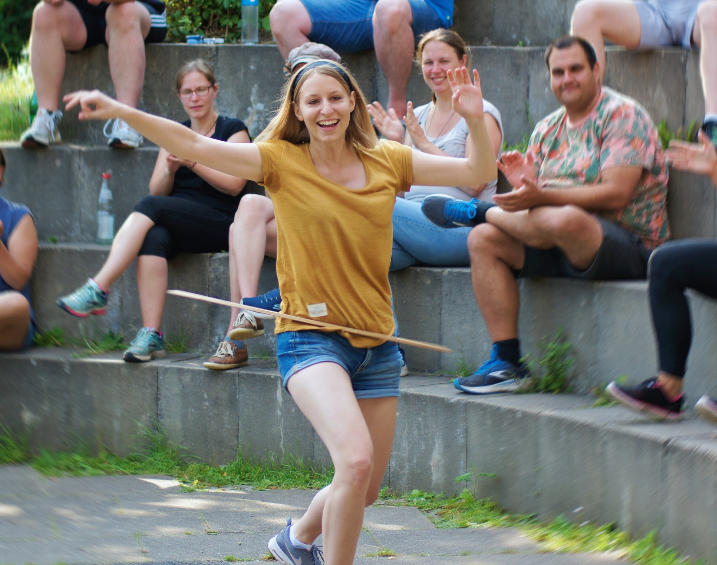 Hula-Hoop-Reifen Contest – Teamktion