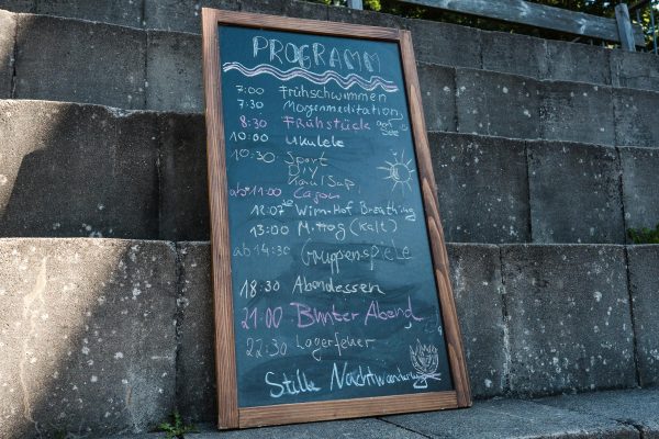 Programmtafel für naturnahes Team-Event