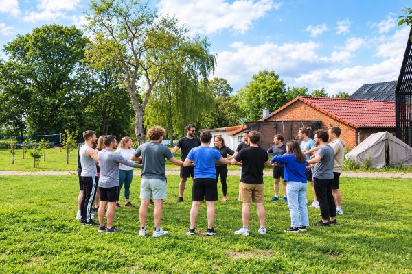 Gemeinsam in Bewegung kommen: Warm-up beim Teamtag